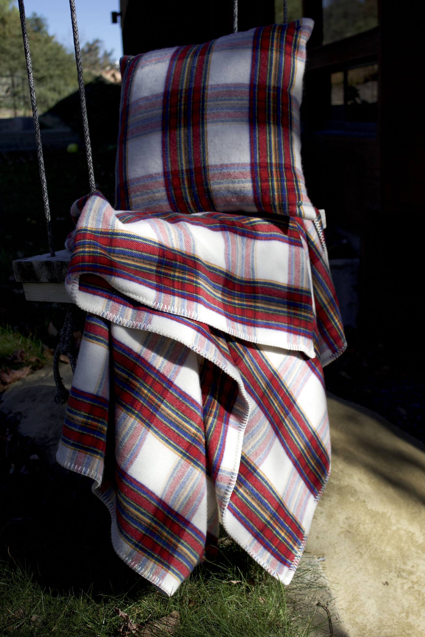 Bright Grampy Tartan Cashmere Blanket
