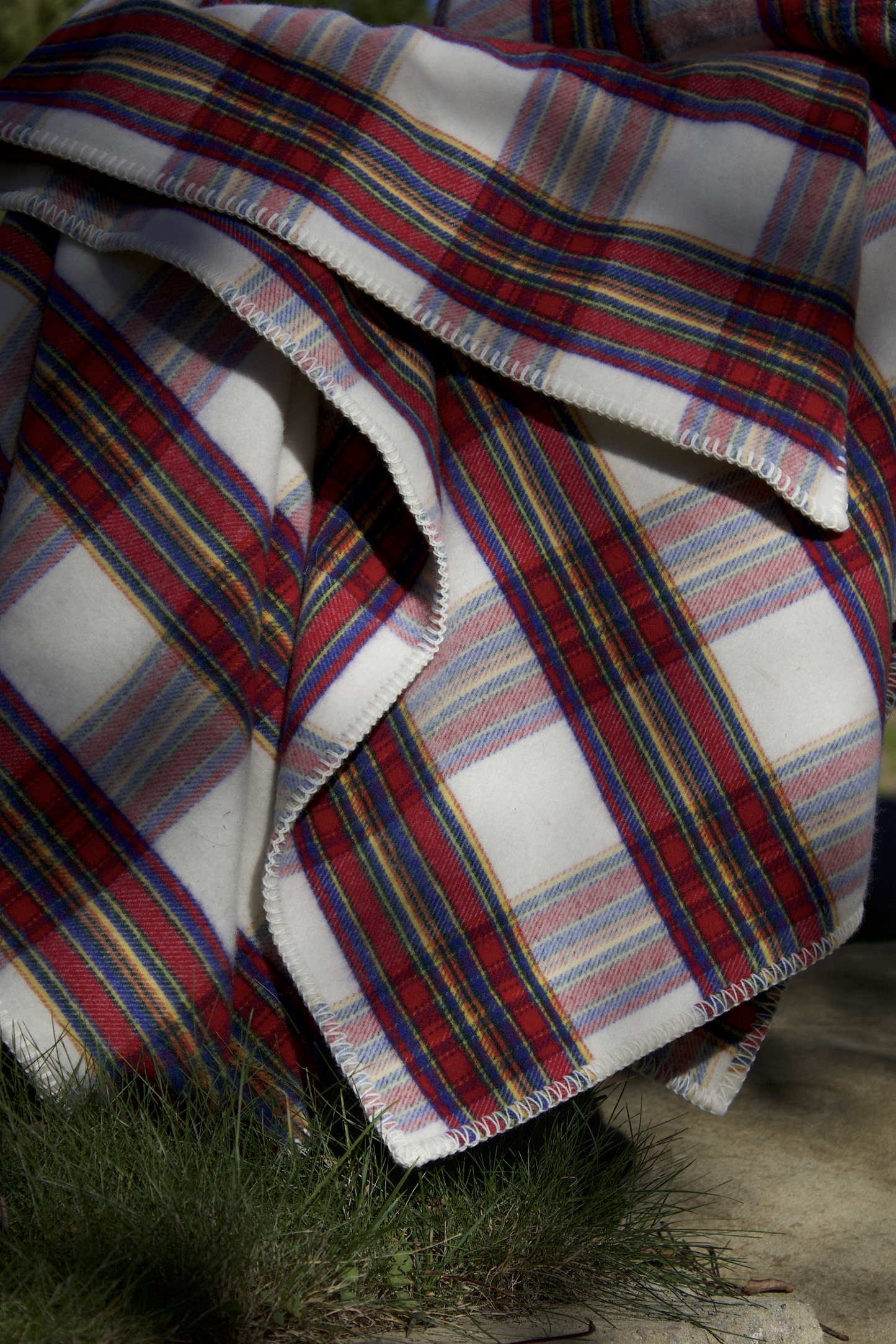 Bright Grampy Tartan Cashmere Blanket
